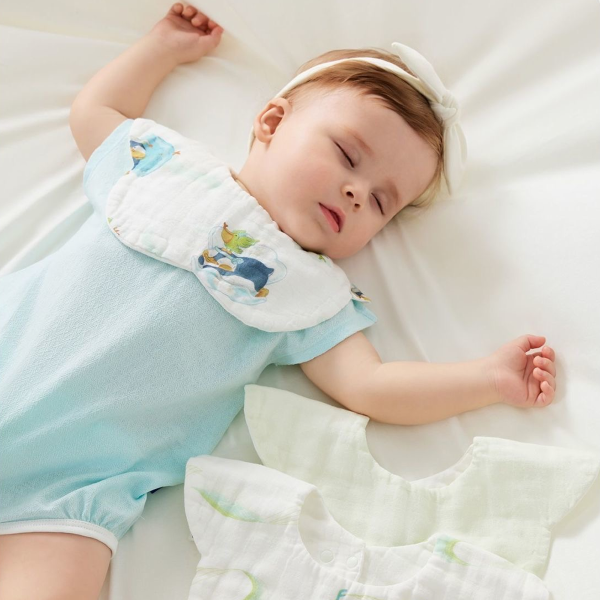 Sensori™ Petal Muslin Bibs
